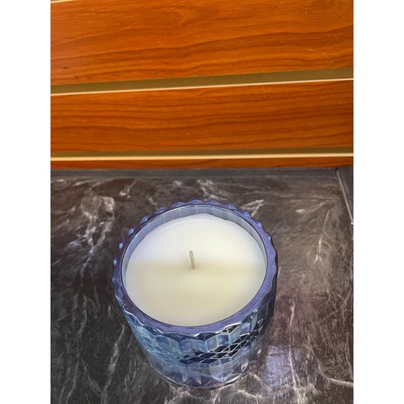 Santorini Breeze - 8oz Handmade Soy Candle - Picture 3 of 4